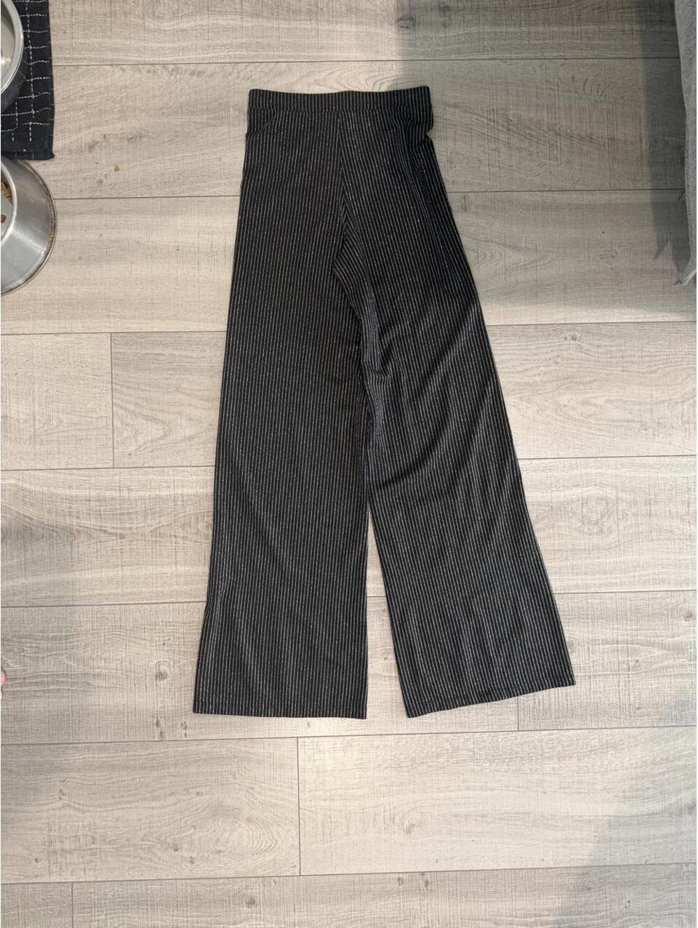 Forever 21 Women's Pinstripe Elastic Pants